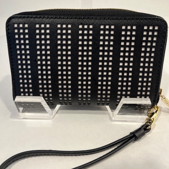 Tory Burch Continental Zip wristlet - Picture 2 of 3